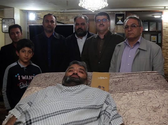دیدار مسئولین دانشگاه محقق اردبیلی با جانباز قطع نخاع اردبیل