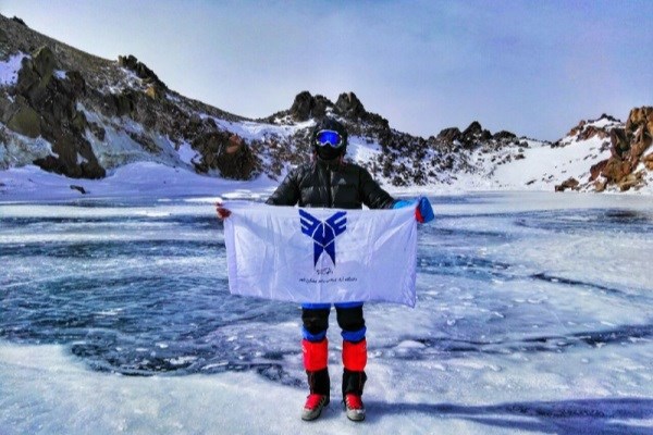 صعود دانشجوی مشگین شهری به قله سبلان