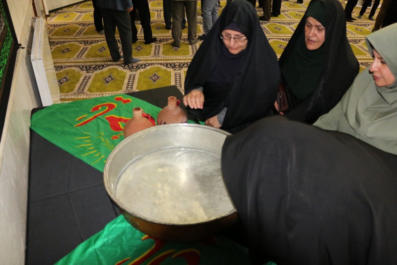 مراسم طشت‌گذاری در مسجد دانشگاه آزاد اردبیل +تصاویر