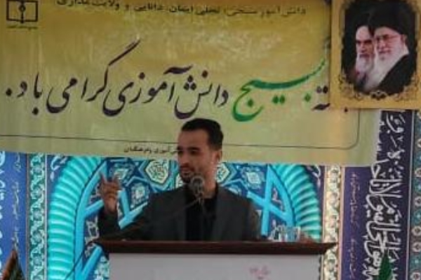 مدیران کشور بر حسب شایسته سالاری و جوان گرایی انتخاب شوند / جوانان اجازه نفوذ به دشمن را نخواهند داد