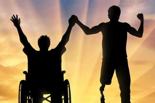قصیده توانایی های معلولین، تجسم اراده های امید آفرین / جامعه معلولین از نگاه مقطعی رنج می‌برد