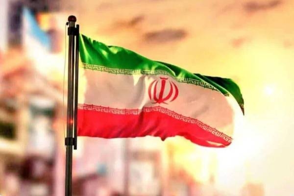 ایستاده بر خاک، با رنگ عشق؛ روایتی از پایداری یک ملت